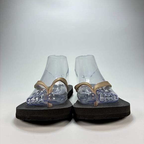 Sanuk Yoga Spree 4 Metallic Gold Flip Flops Casual Sandals 1092006 Womens Size 8 - Picture 2 of 9